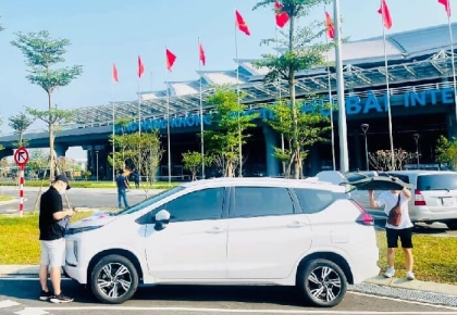 Cho khách thuê xe đi du lịch