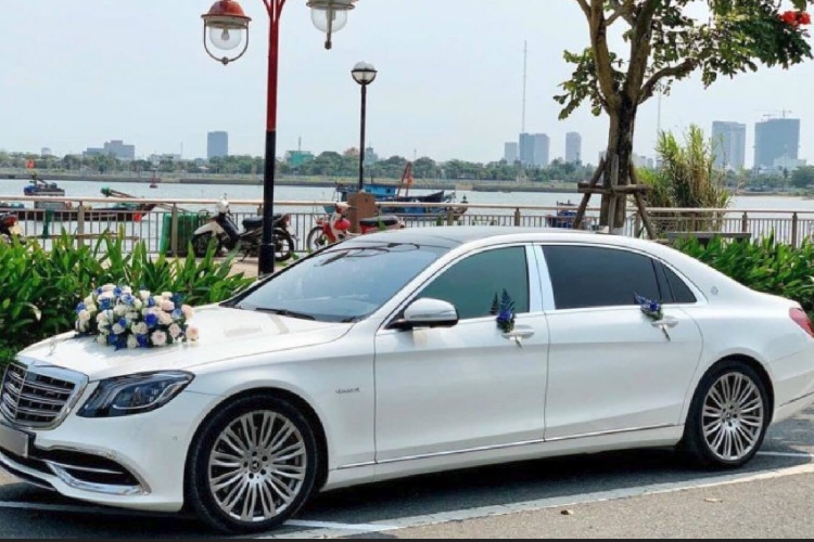 Xe đám cưới Mec