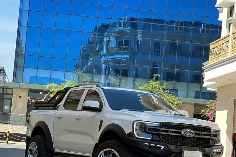 Cho thuê xe Ford Ranger đời mới